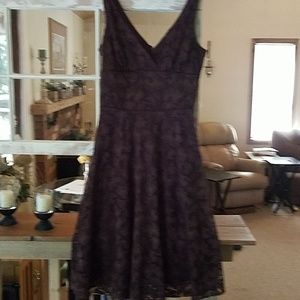 Brown lace sleeveless dress